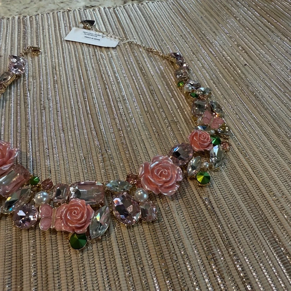 NEW Betsey Johnson Elegant Statement Pink Rose Collar Necklace 14”-19” - Picture 7 of 16